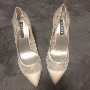 Vera wang pump silk ivory bling heels size 10
